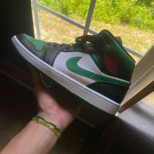 nike air jordan 1 mid